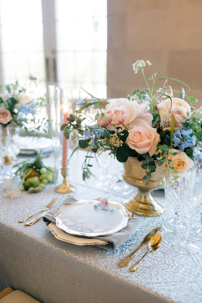 Aldrich Mansion Wedding | Dusty blue and blush table set up